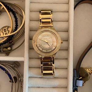 Gold Michael kors watch! Only been worn twice!